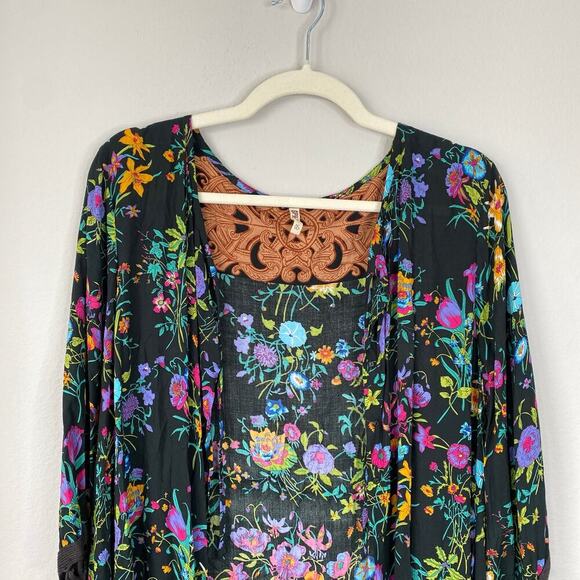 SPELL & The Gypsy Tassel Queen Kimono Black Dark Floral OS Bohemian Summer Pool - Picture 4 of 10